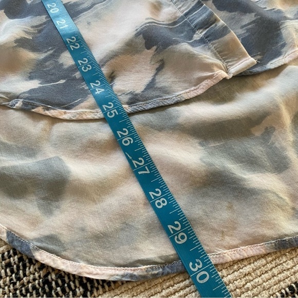 Anthropologie Cloth & Stone Blue Pink Watercolor Print Button Down Shirt Medium - Picture 13 of 15